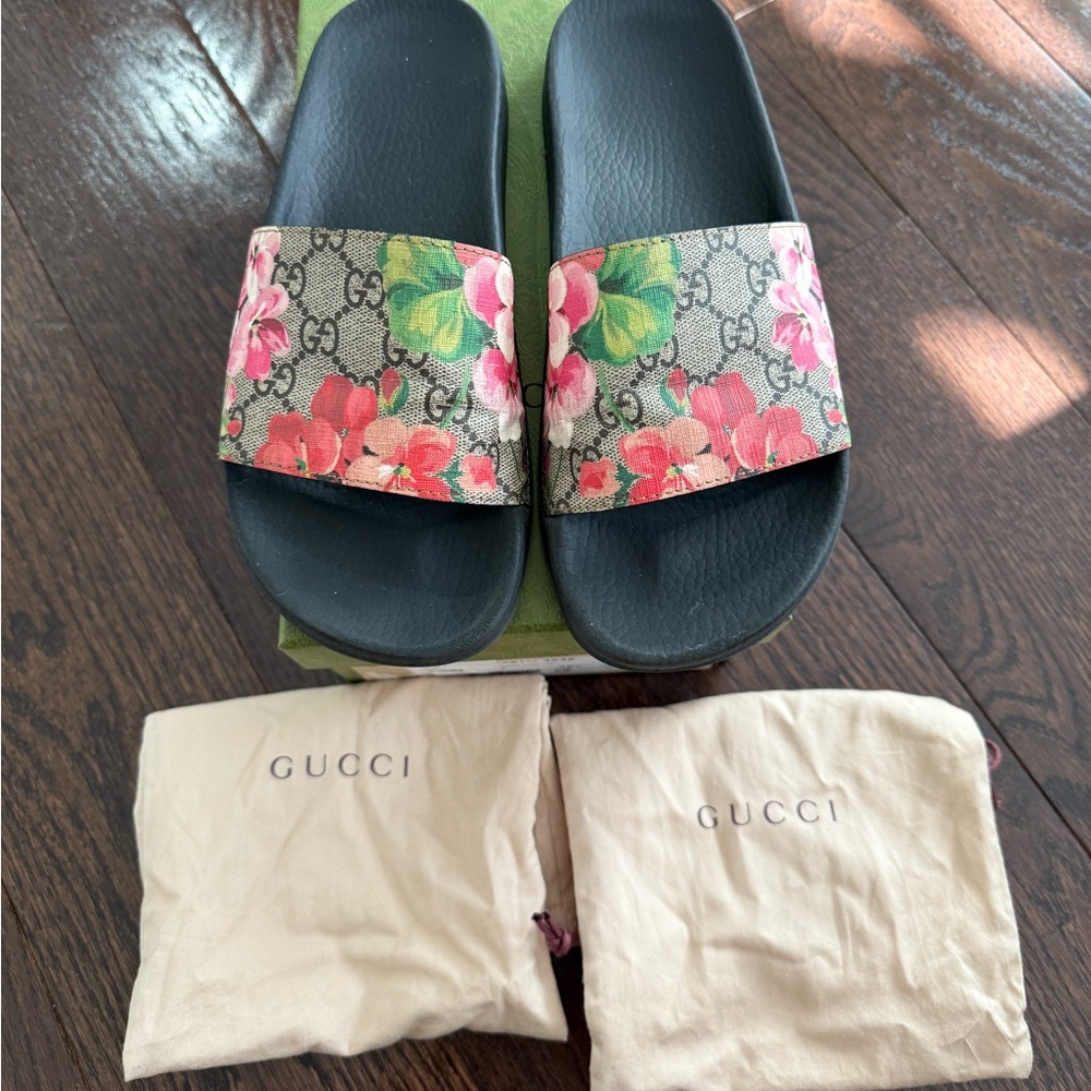 Gucci gg blooms supreme floral slide sandal